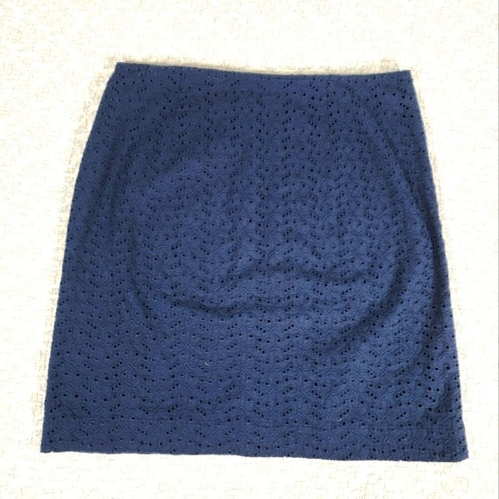 Navy L.L. Bean Favorite Fit Eyelet Skirt Size 8